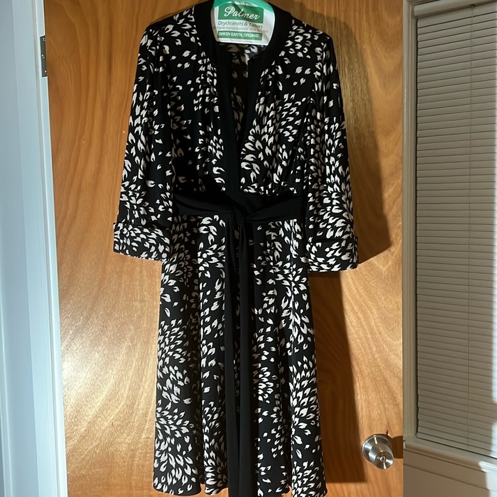 TAHARI 3/4 sleeve rayon t-waist Asian inspired dress size 4